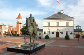 Warka Bohaterowie, piwo i jabłka