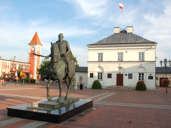 Warka. Bohaterowie, piwo i jabłka