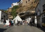 Setenil de las Bodegas. Miasto schroniło się pod skalnym dachem