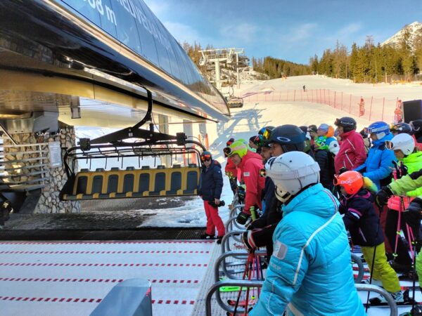 Szczyrbskie Jezioro. Ośmioosobowym Porsche na&nbsp;szczyt