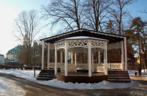 Jurmała Nadbałtycki kurort w&nbsp;śniegu i&nbsp;lodzie