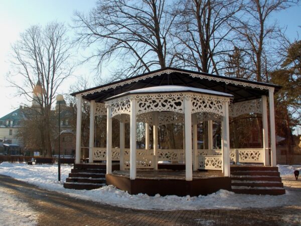 Jurmała Nadbałtycki kurort w&nbsp;śniegu i&nbsp;lodzie