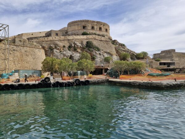 Spinalonga Wyspa trędowatych, wyspa wstydu