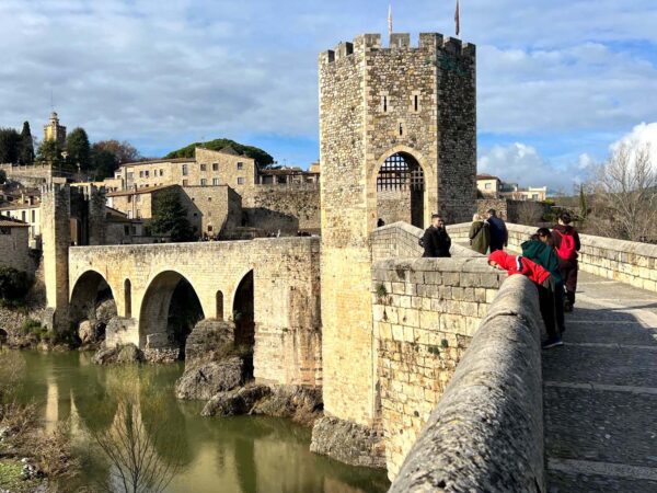 Besalú Romańska perełka w&nbsp;prowincji Girona